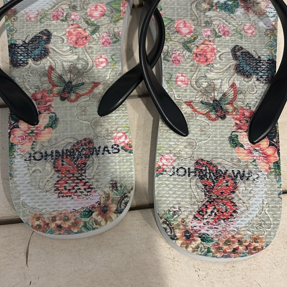 Johnny Was “Holly” Floral Butterfly Flip Flops Sandals Slip On Size 9-10 - Picture 6 of 6